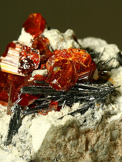 Realgar mit Antimonit